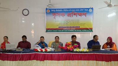সাতক্ষীরায় বিনা কার্যালয়ে কৃষক প্রশিক্ষণ