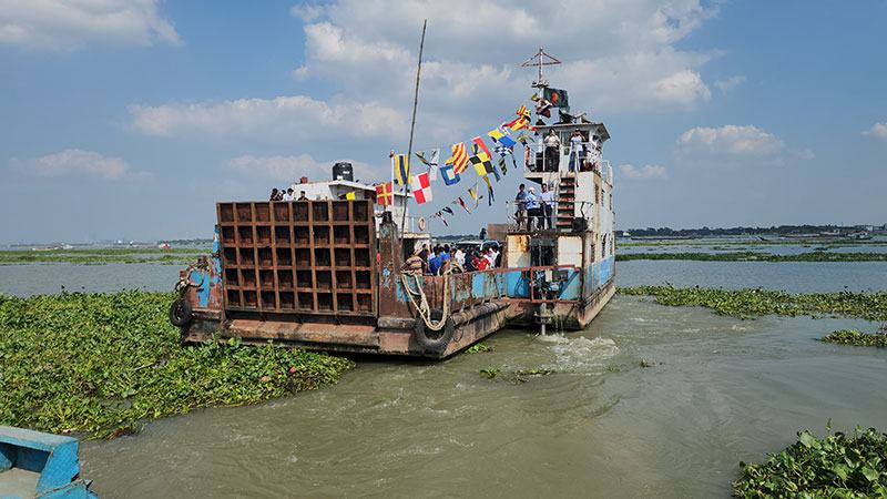 মুন্সিগঞ্জ-গজারিয়া নৌ-রুটে চালু হলো ফেরি সার্ভিস