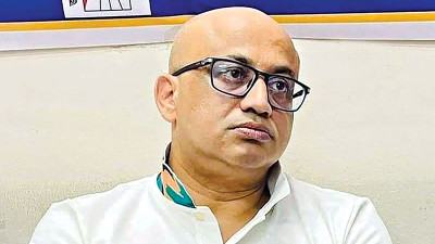 ভাবমূর্তি পুনরুদ্ধারের চেষ্টায় মুরাদ, সুযোগ খুঁজছেন প্রতিপক্ষরা