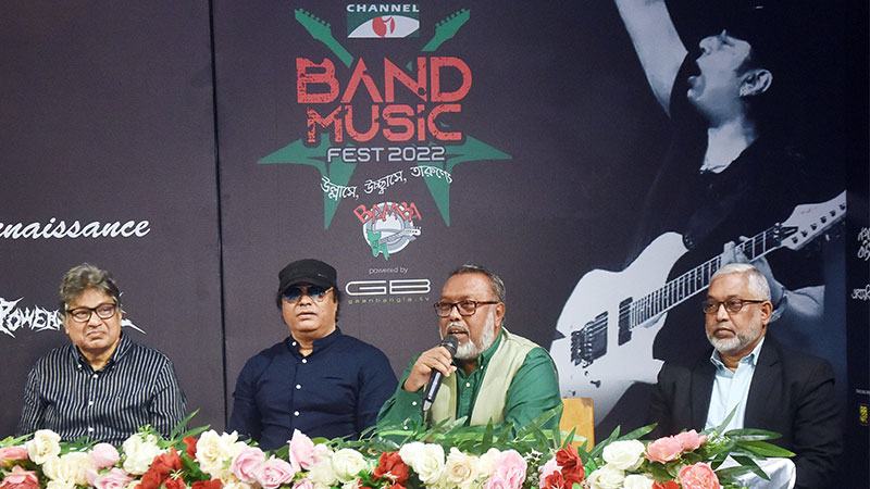 বিজয়ের মাসে আর্মি স্টেডিয়ামে ১৬ ব্যান্ডের কনসার্ট