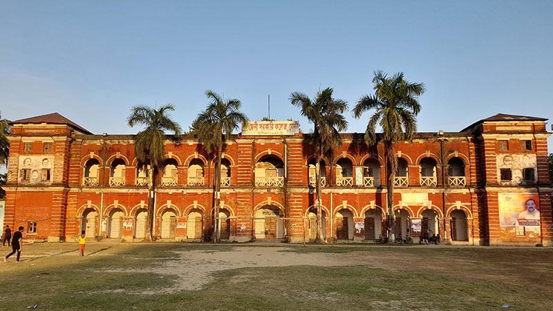 অনিয়ম, অব্যবস্থাপনা ও সংকটে ব্যাহত শিক্ষা কার্যক্রম