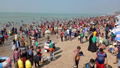 পর্যটকে মুখর কক্সবাজার সর্বত্র বাড়তি অর্থ আদায়