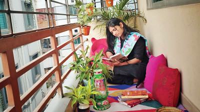 বই, সে তো অনন্ত যৌবনা...
