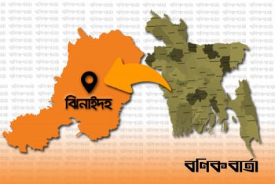 নিয়ন্ত্রণ হারিয়ে বাস খাদে