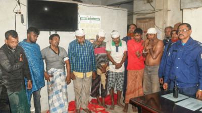 ফতুল্লায় ধরা ৮ ডাকাত