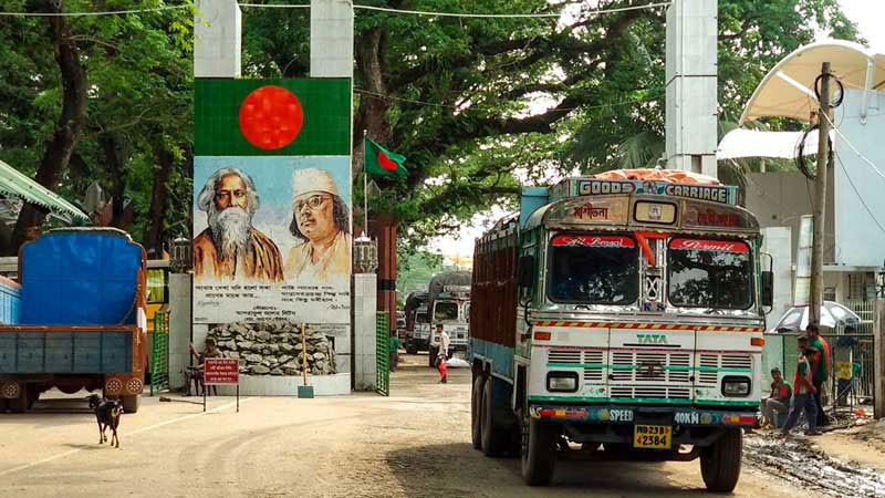 বেনাপোল দিয়ে পণ্য আমদানি কমেছে সাড়ে ৫ লাখ টন