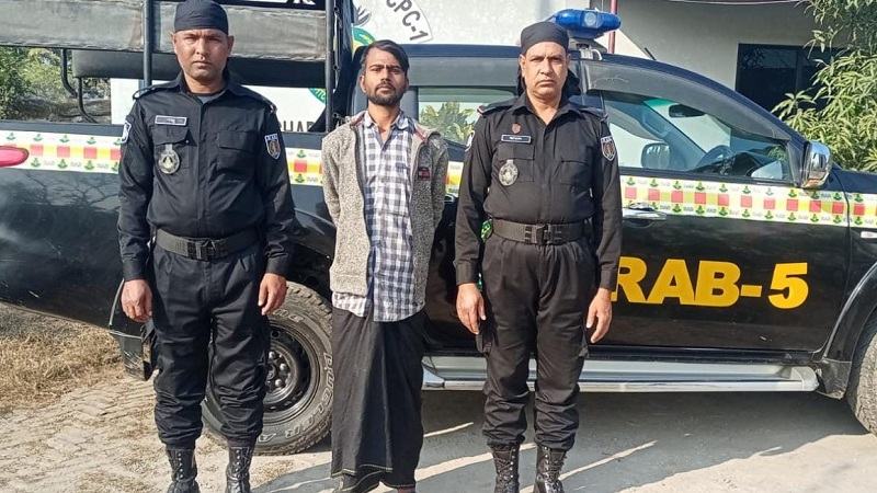 মুচির বাক্সে মিলল ৫০ লাখ টাকার হেরোইন