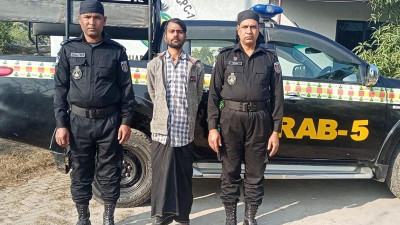 মুচির বাক্সে মিলল ৫০ লাখ টাকার হেরোইন