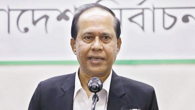 ইভিএমের ধীরগতি নিয়ে উদ্বিগ্ন ইসি
