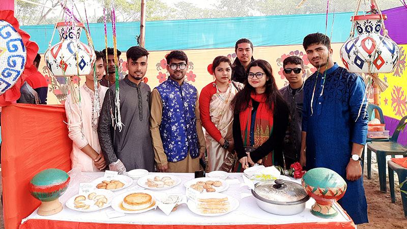 বশেমুরবিপ্রবিতে পিঠা উৎসব