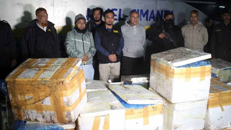 যশোরে জেলি পুশ করা ১২০০ কেজি চিংড়ি জব্দ