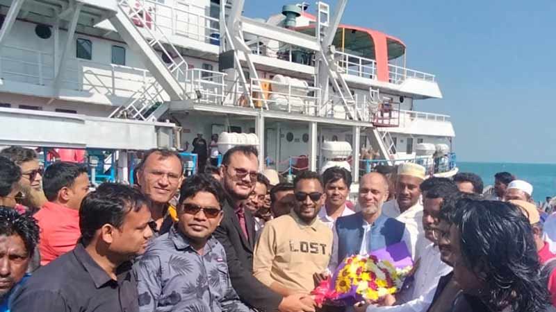 ৬১০ পর্যটক নিয়ে টেকনাফ-সেন্টমার্টিনের জাহাজ চলাচল শুরু