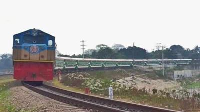 ভাড়া বাড়ছে দেশের প্রথম বিরতিহীন ট্রেন সুবর্ণ এক্সপ্রেসের