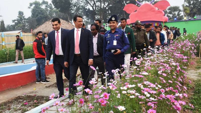 বাণিজ্যিক সম্প্রসারণে গদখালীতে ফুল উৎসব