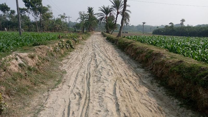 মণিরামপুরে সড়ক খুঁড়ে রেখেই পাঁচ মাস পার