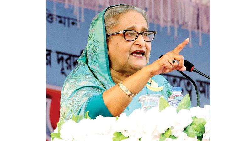 আওয়ামী লীগ দেশ ছেড়ে পালায় না