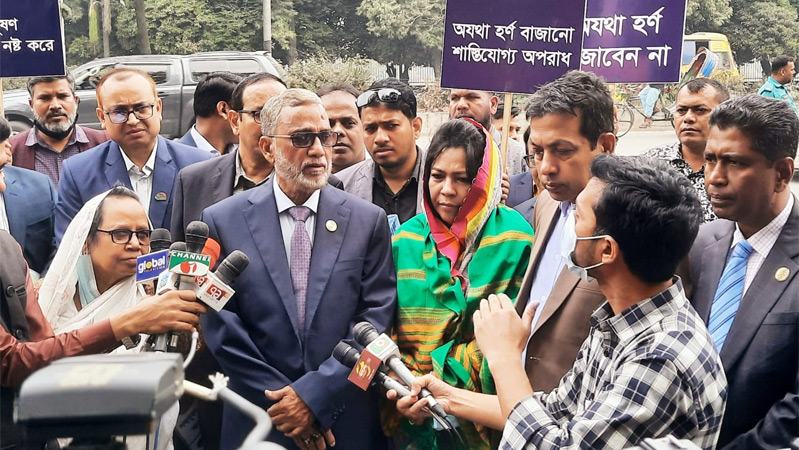 পরিবেশ দূষণের দায়ে ঢাকায় ৩ লাখ ৬০ হাজার টাকা জরিমানা