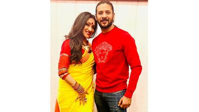 সম্পর্কের গল্প নিয়ে ঋতুপর্ণা-নিরবের স্পর্শ