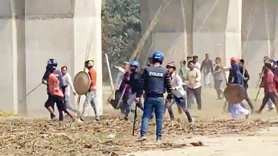 মুন্সিগঞ্জে হাউজিং ব্যবসার দ্বন্দ্বে সংঘর্ষ পুলিশসহ আহত ১৫