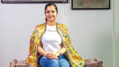 সামিট কনটেম্পোরারি পপ-আপ আর্ট মিউজিয়াম হিসেবে কাজ করে