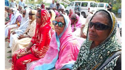 দৃষ্টি ফিরে পেলেন সিলেটের দুই বাগানের ১৭২ চা শ্রমিক