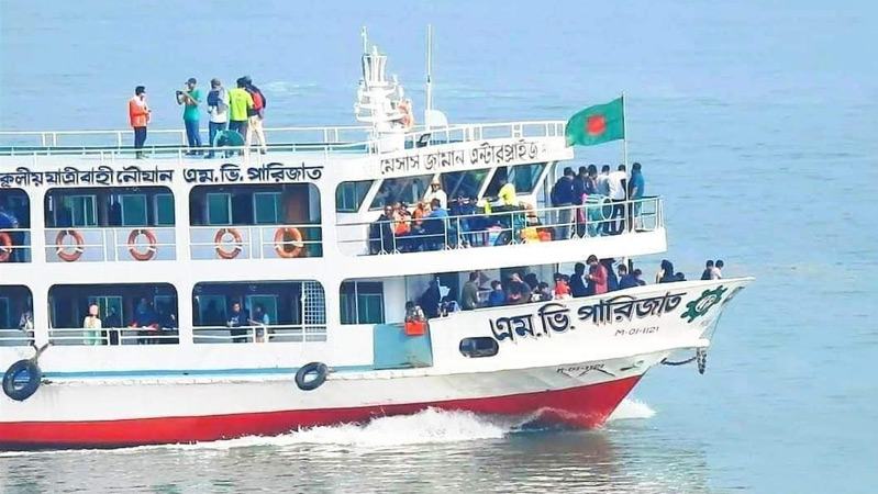 ২৪০ পর্যটক নিয়ে দমকা হাওয়ার কবলে এমভি পারিজাত