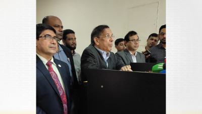 খালেদা জিয়ার রাজনীতি করতে কোনো বাধা নেই : আইনমন্ত্রী