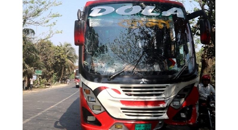 গোপালগঞ্জে বাস চাপায় নিহত ৩