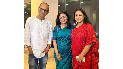 ‘‌অপি আমাদের নাট্যাঙ্গনের গর্ব’