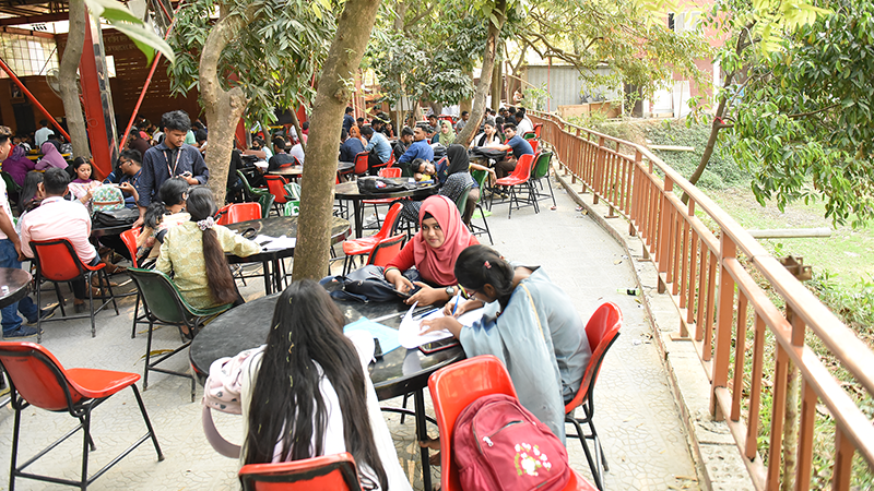 আইইউবিএটির লেমন লাইমে সজীব জীবন