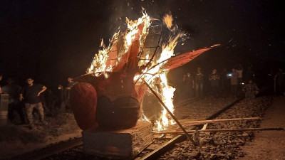 রেল কর্তৃপক্ষের মামলায় ৩০০ জন আসামি