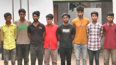 র‌্যাবের টহল গাড়িতে ডাকাতিকালে আটক ৮