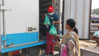 সুলভ মূল্যে দুধ, ডিম ও মাংস বিক্রি শুরু