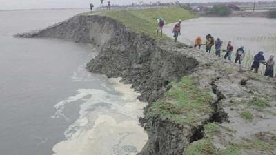 কাজ শুরুর আগেই দুর্নীতি বর্ষায় বিপদের আশঙ্কা