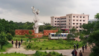 পাবিপ্রবিতে শিবির কর্মী সন্দেহে তিন শিক্ষার্থীকে নির্যাতন