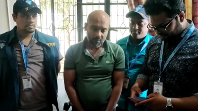 শরীয়তপুরে ঘুসের টাকাসহ বিসিক কর্মকর্তা আটক