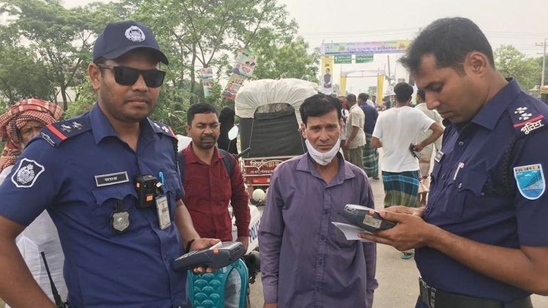 পদ্মা সেতুতে নিয়ম না মানায় ৯ মোটরসাইকেল আরোহীকে জরিমানা