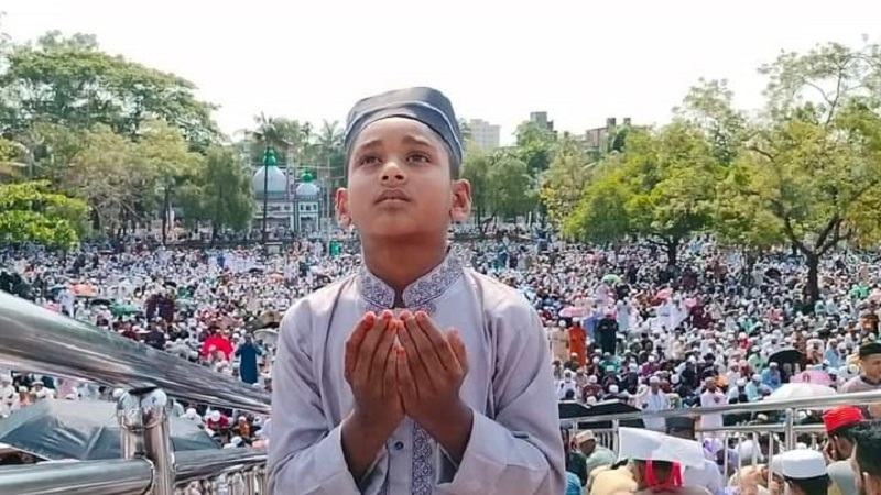 সিলেটে ঈদ জামাতে মুসল্লিদের ঢল