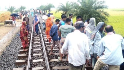 ট্রেনের ধাক্কায় মোটরসাইকেলের দুই আরোহী নিহত
