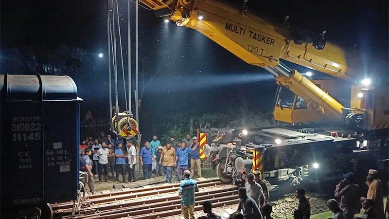 সাড়ে ছয় ঘণ্টা পর সিরাজগঞ্জে ট্রেন চলাচল স্বাভাবিক
