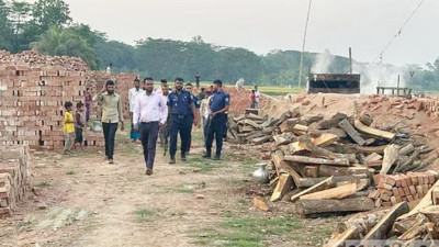 লক্ষ্মীপুরে ফসলি জমির ইটভাটা গুঁড়িয়ে দিল প্রশাসন