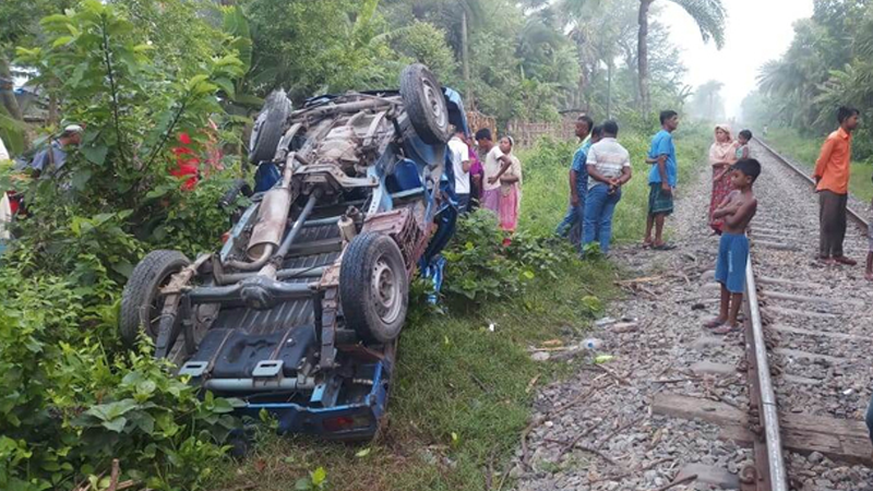 ট্রেন-পিকআপ সংঘর্ষে নিহত ১