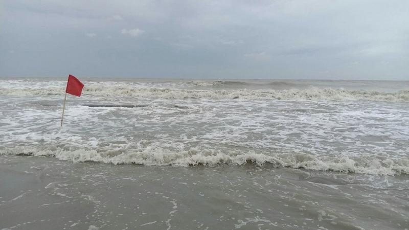 আতঙ্কে দিন কাটছে উপকূলবাসীর