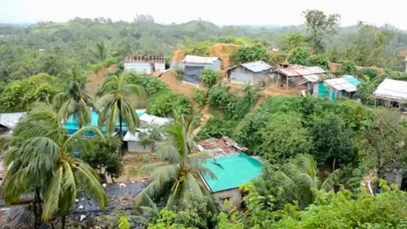 কক্সবাজারে পাহাড়ে ঝুঁকি নিয়ে তিন লক্ষাধিক মানুষের বসবাস