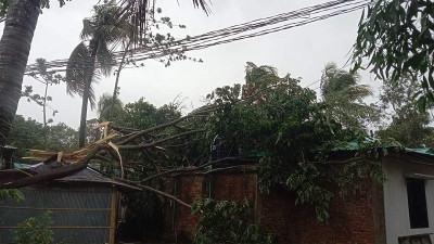 টেকনাফ-সেন্ট মার্টিনে আঘাত হানছে মোখা