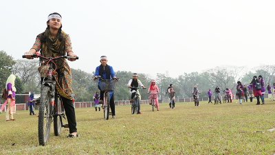 বাকৃবি ছাত্রীদের নিত্যদিনের সঙ্গী সাইকেল