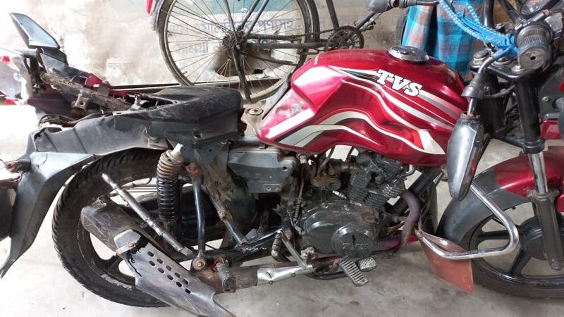 ঝালকাঠিতে উপজেলা চেয়ারম্যানের গাড়ির ধাক্কায় যুবক নিহত