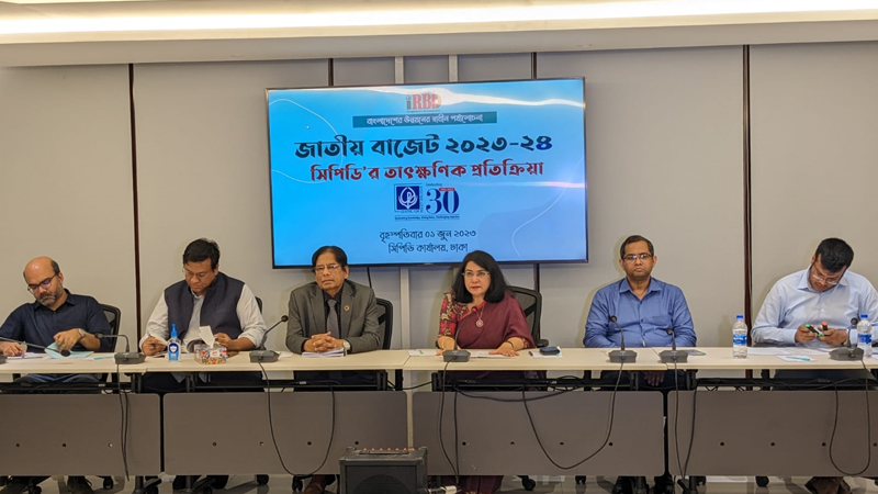 অর্থনৈতিক সংকট মোকাবেলার ক্ষেত্রে ঘোষিত বাজেটে স্বীকৃতি ও সমাধান দুটোই অপ্রতুল: সিপিডি