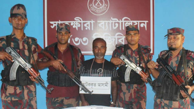 সীমান্তে ৩ কোটি টাকার মাদকসহ সাবেক ইউপি সদস্য আটক