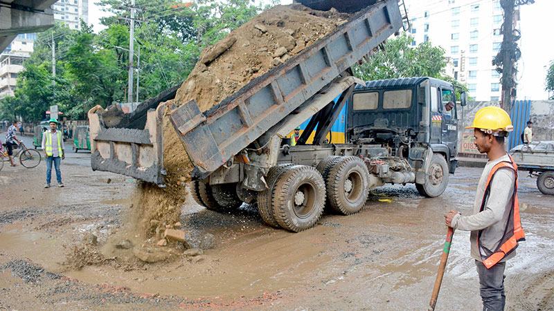 সওজের ভাঙাচোরা সড়ক ২,১৫২ কিলোমিটার